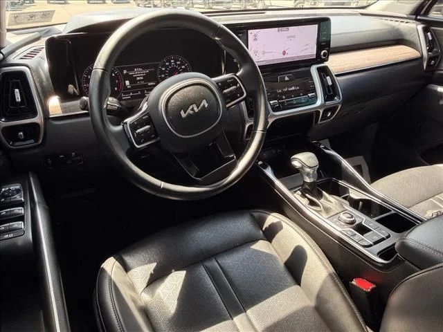 Used 2022 White Kia X-Line EX image 10