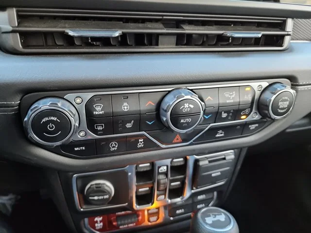 Used 2024 White Jeep Rubicon image 14