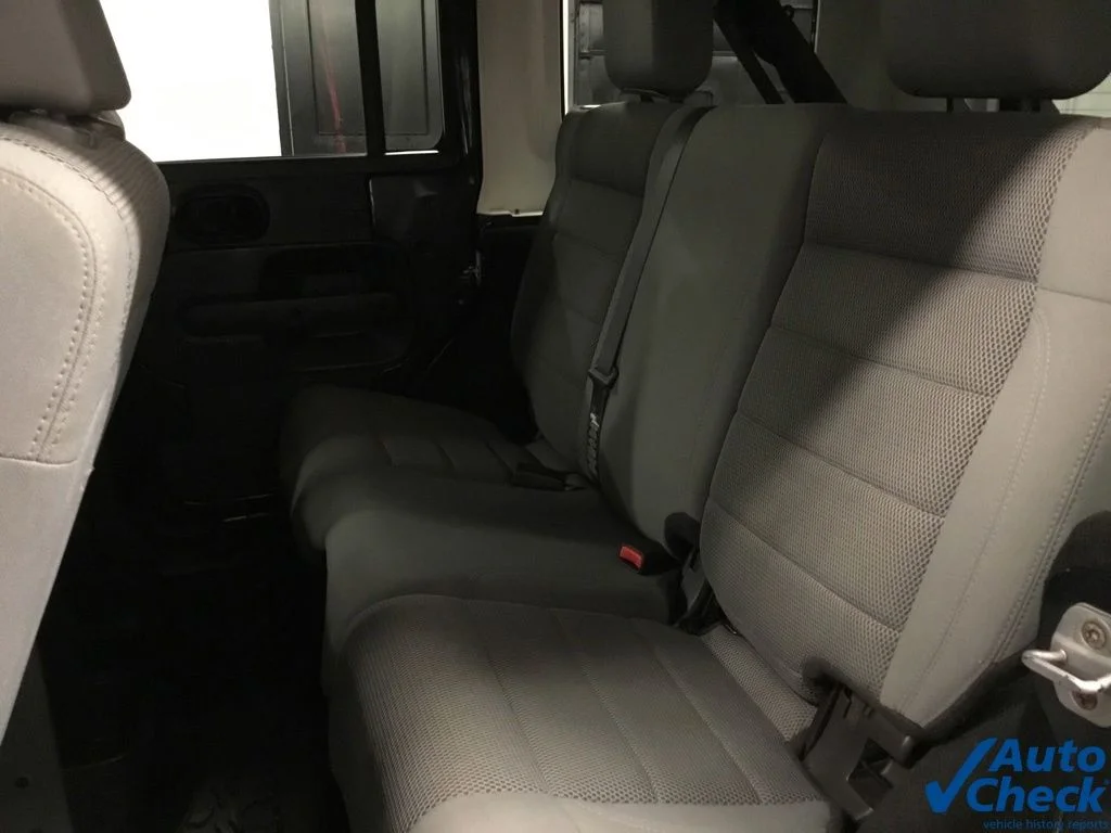 Used 2007 Blue Jeep Unlimited Sahara image 25