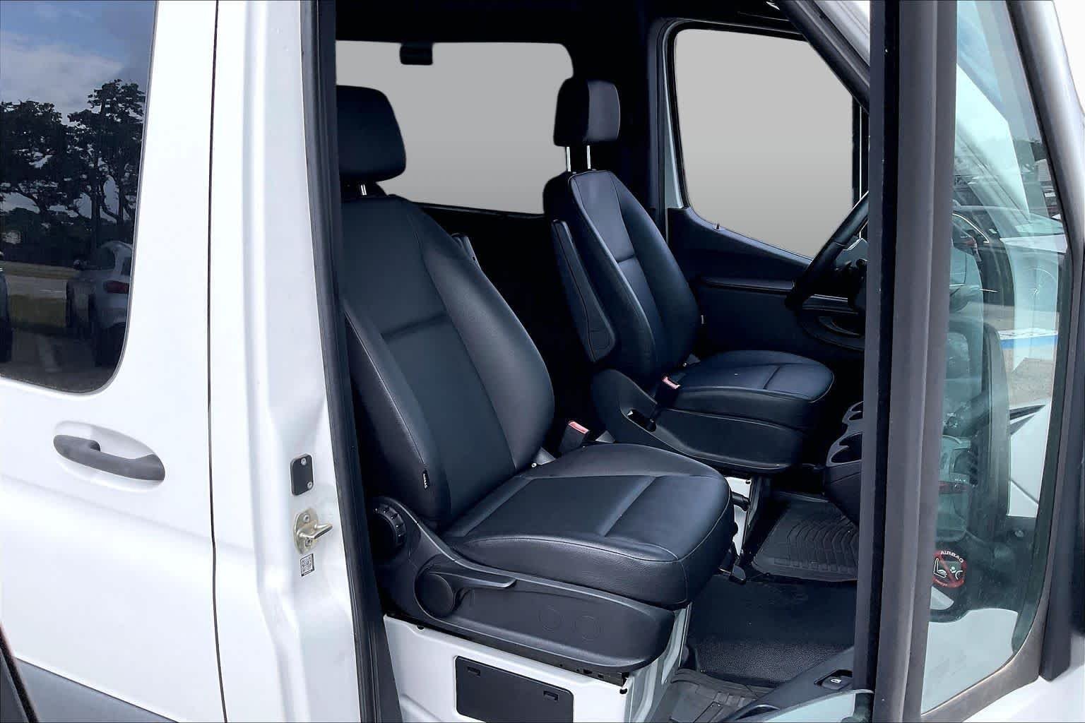 Used 2021 Arctic White Mercedes-Benz  image 8