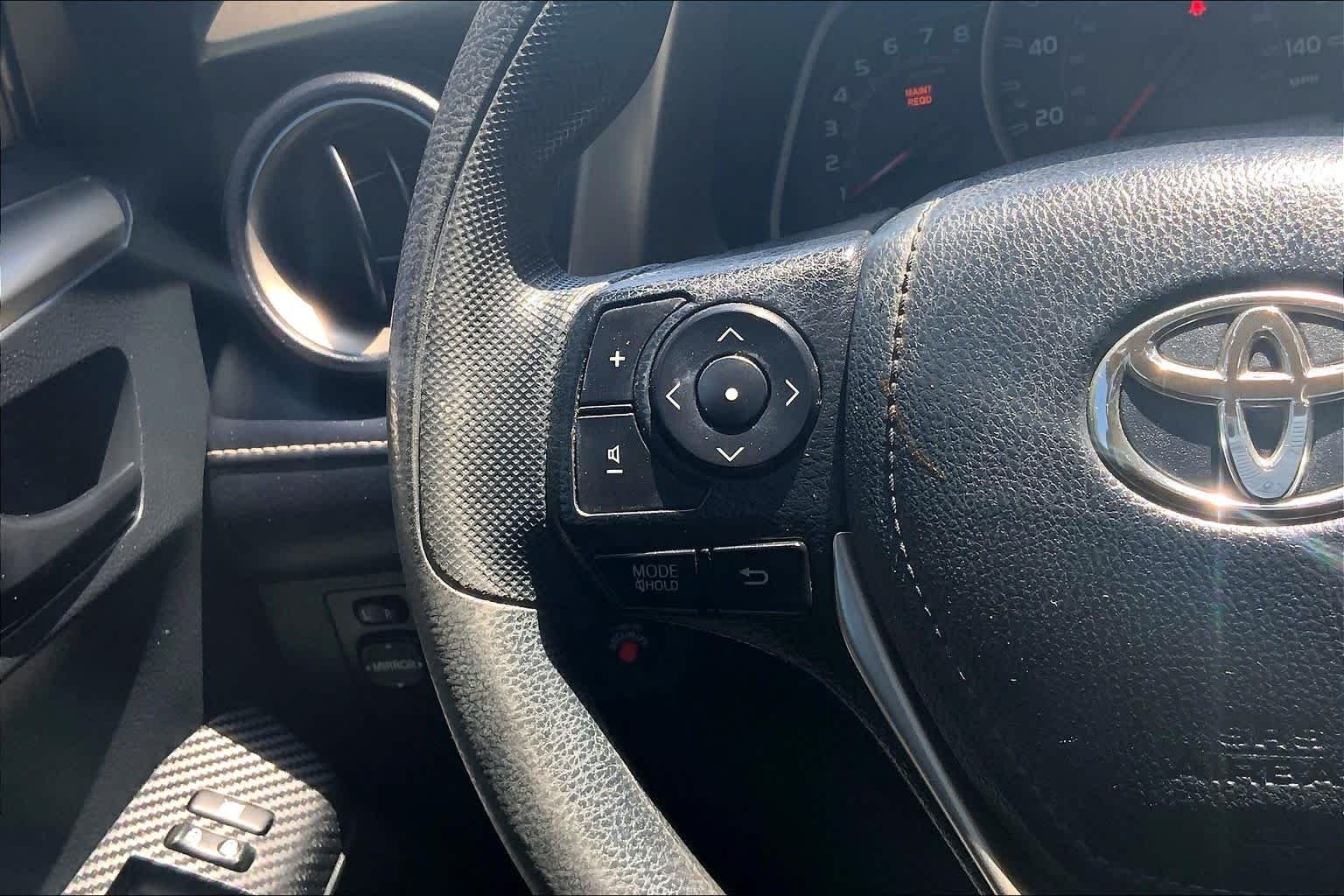Used 2013 Black Toyota XLE image 23