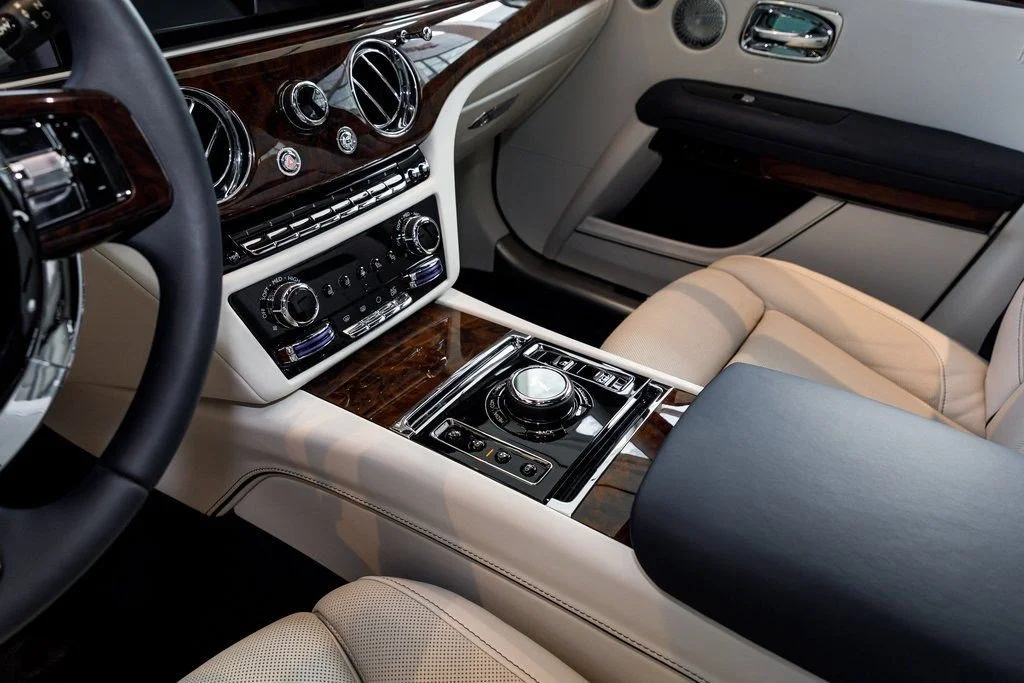 Used 2021 Midnight Sapphire Rolls-Royce  image 25