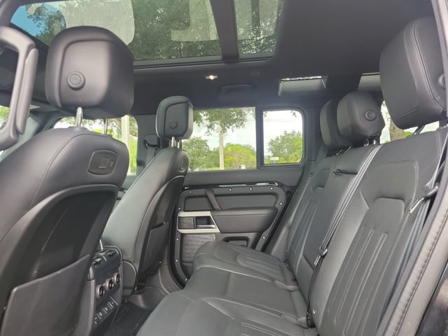 Used 2022 Santorini Black Metallic Land Rover XS Edition image 9