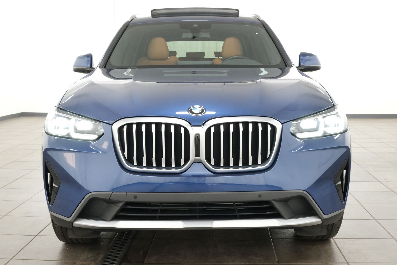 Used 2022 Phytonic Blue Metallic BMW xDrive30i image 7
