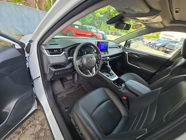 Used 2023 Beige Toyota XLE Premium image 16