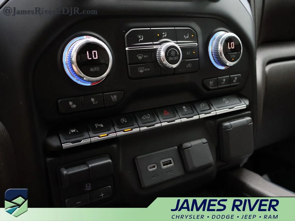 Used 2019 White GMC SLT image 35