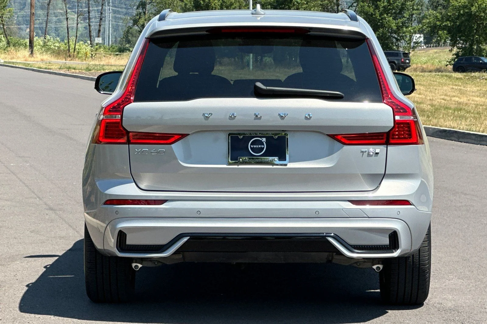 Used 2025  Volvo T8 Core image 4
