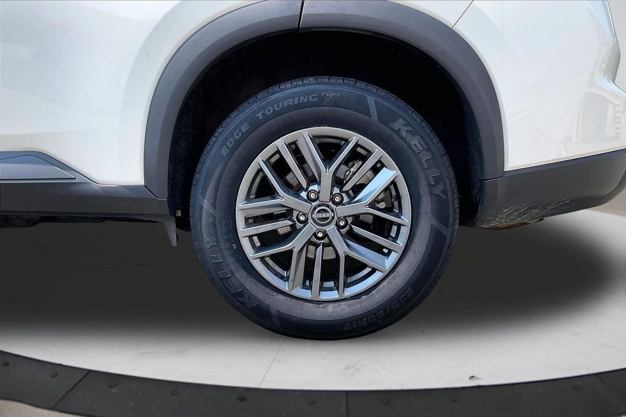 Used 2024 White Nissan S image 35