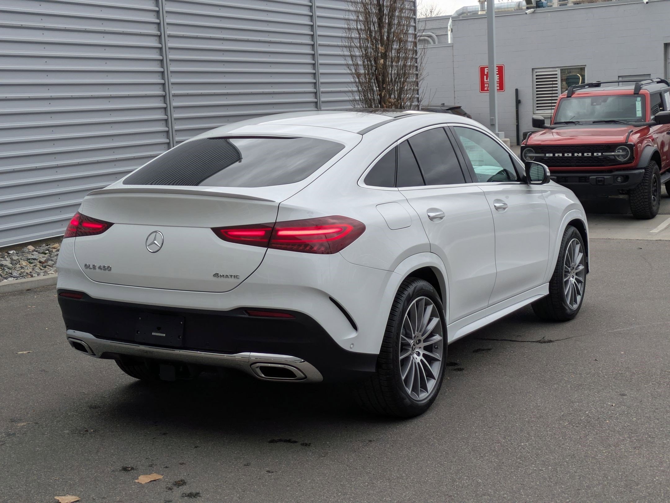 New 2026 MANUFAKTUR Moonlight White Metallic Mercedes-Benz GLE 450 image 21