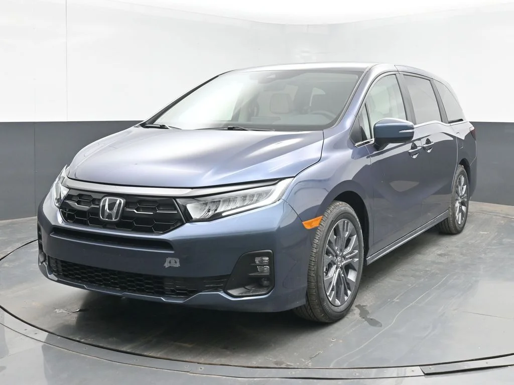 New 2026 Smoke Blue Pearl Honda Touring image 6