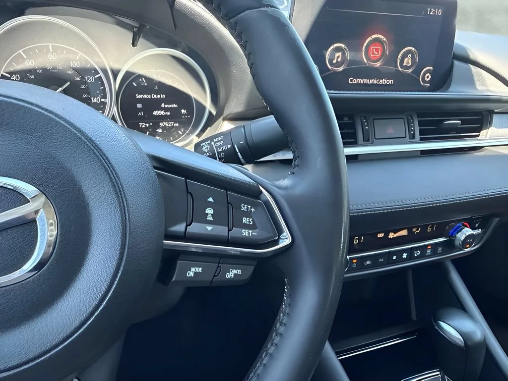 Used 2018  Mazda Grand Touring image 15