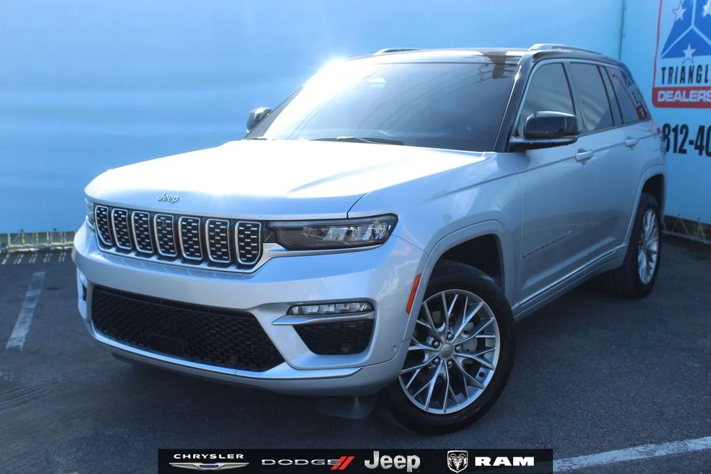 2023 Jeep Grand Cherokee Summit's photo