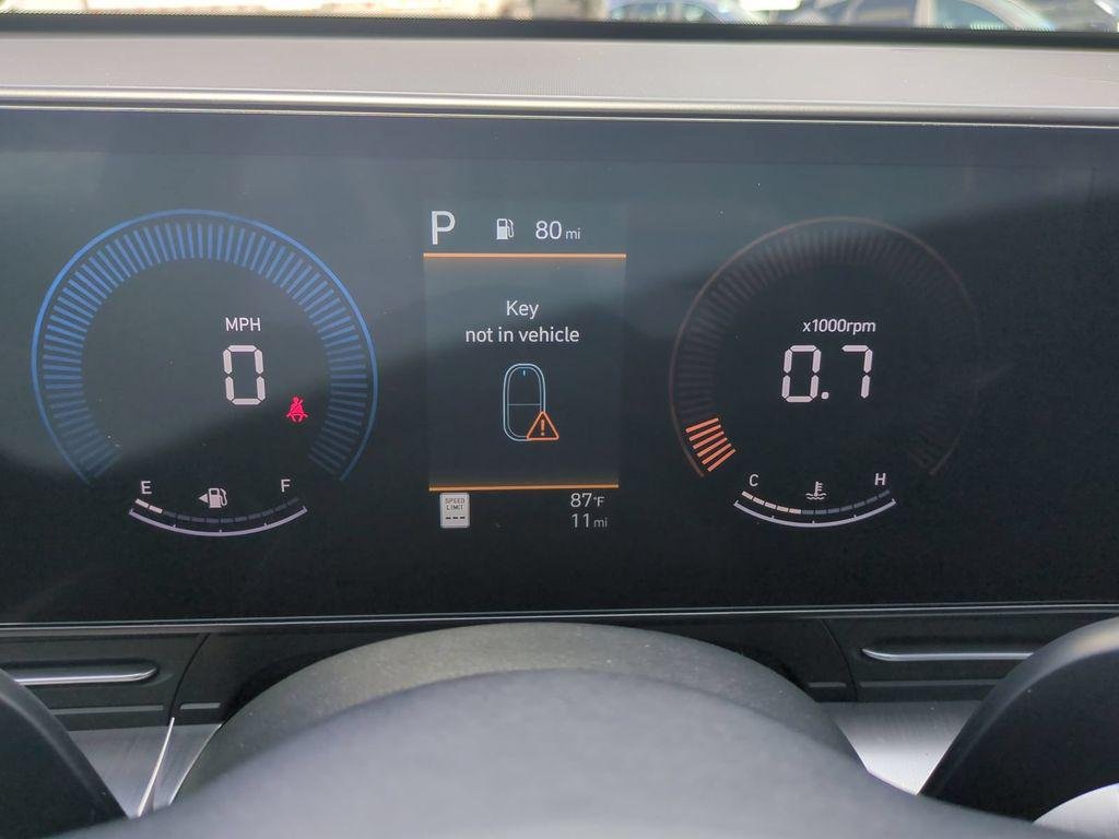 New 2027 Gray Hyundai SE FWD image 33
