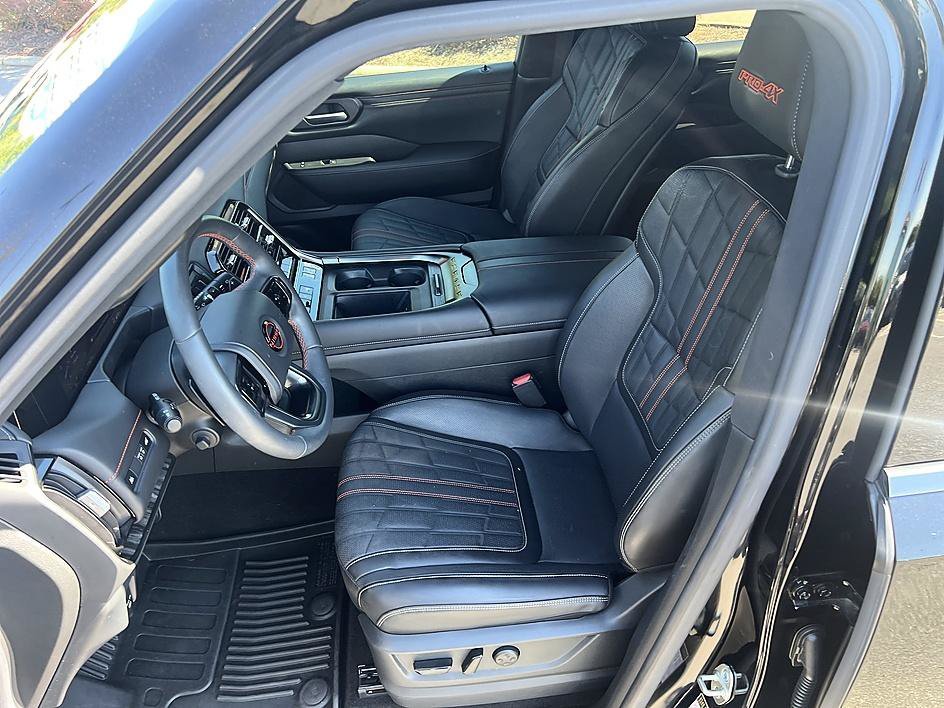 Used 2025 Super Black Nissan PRO-4X image 13