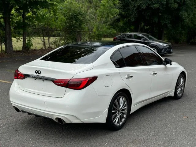 Used 2023 White INFINITI LUXE image 5