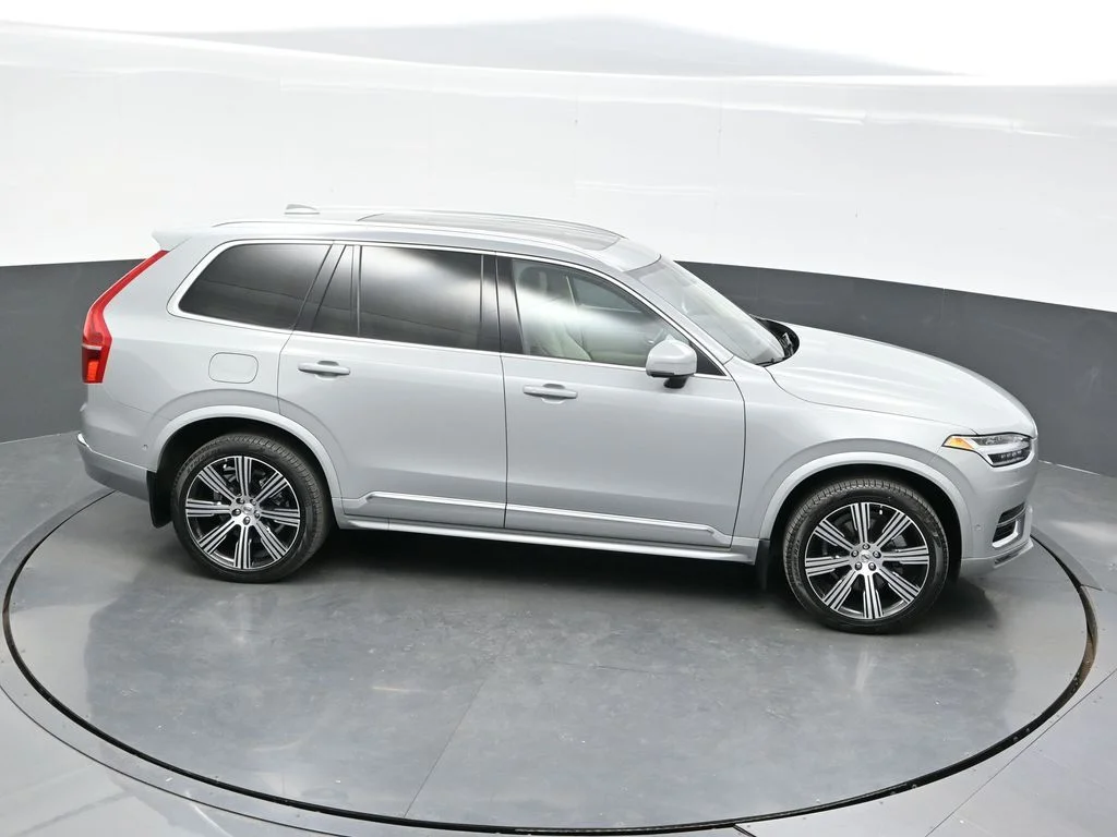 Certified Used 2024 Vapour Grey Volvo Plus image 38