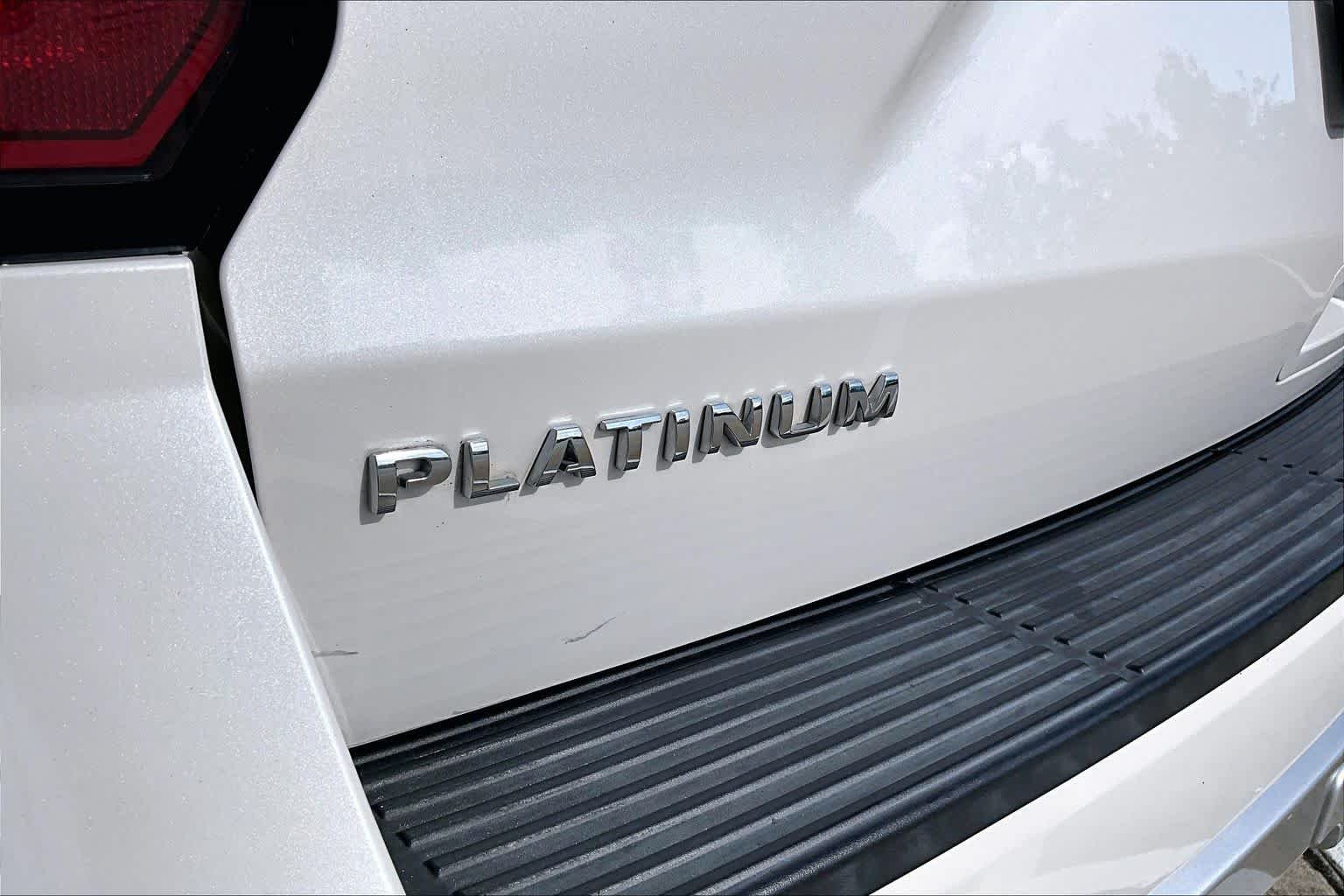 Used 2019 White Platinum Metallic Tri-Coat Ford Platinum image 30