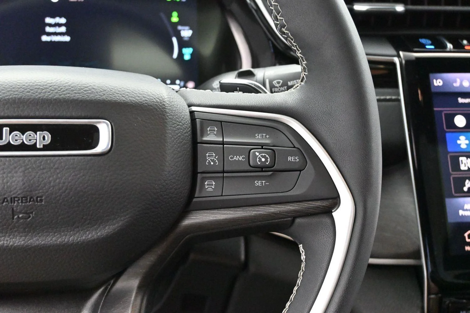 Used 2023 Rocky Mountain Pearlcoat Jeep 4xe image 16
