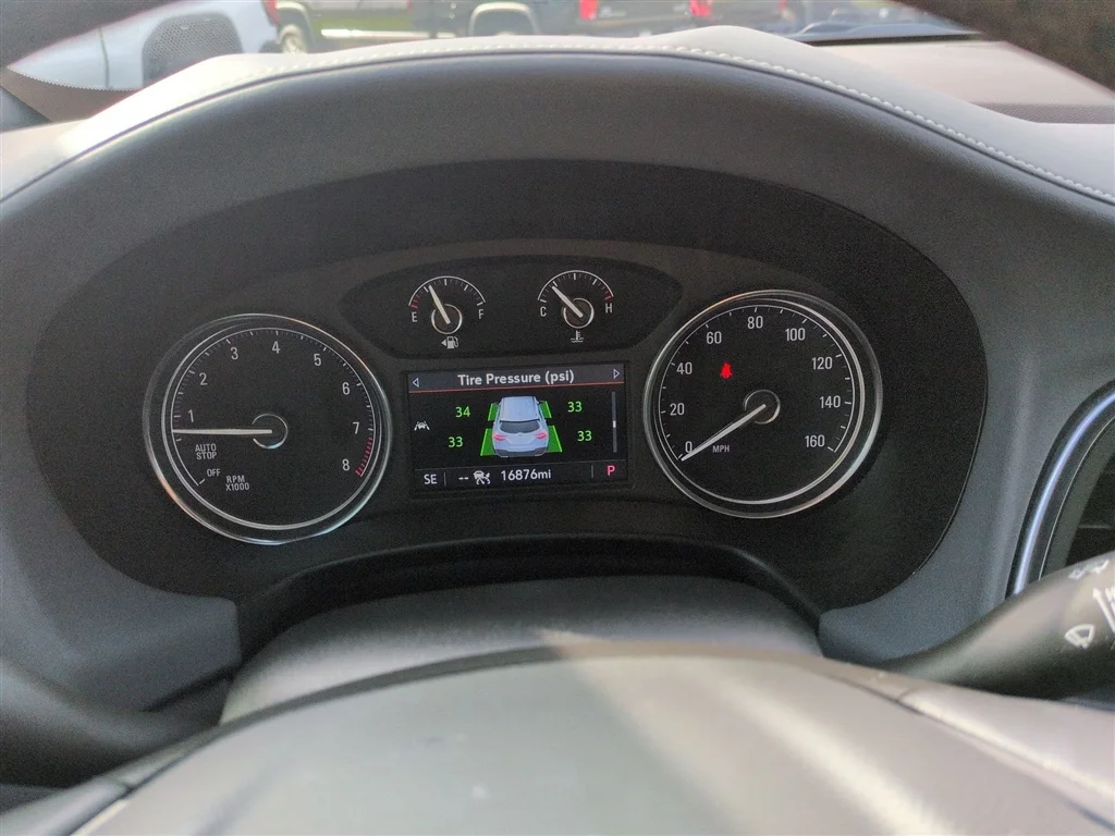 Used 2024 White Frost Tricoat Buick Essence image 11