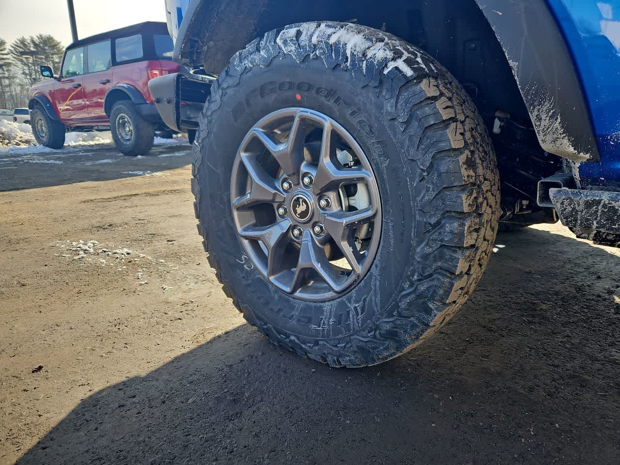 New 2025 Velocity Blue Metallic Ford Badlands image 10