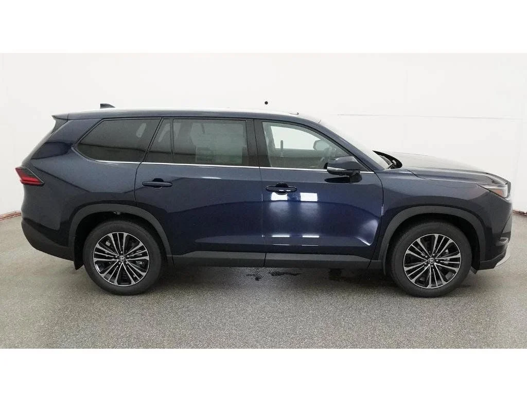 New 2026  Toyota MAX Platinum image 14
