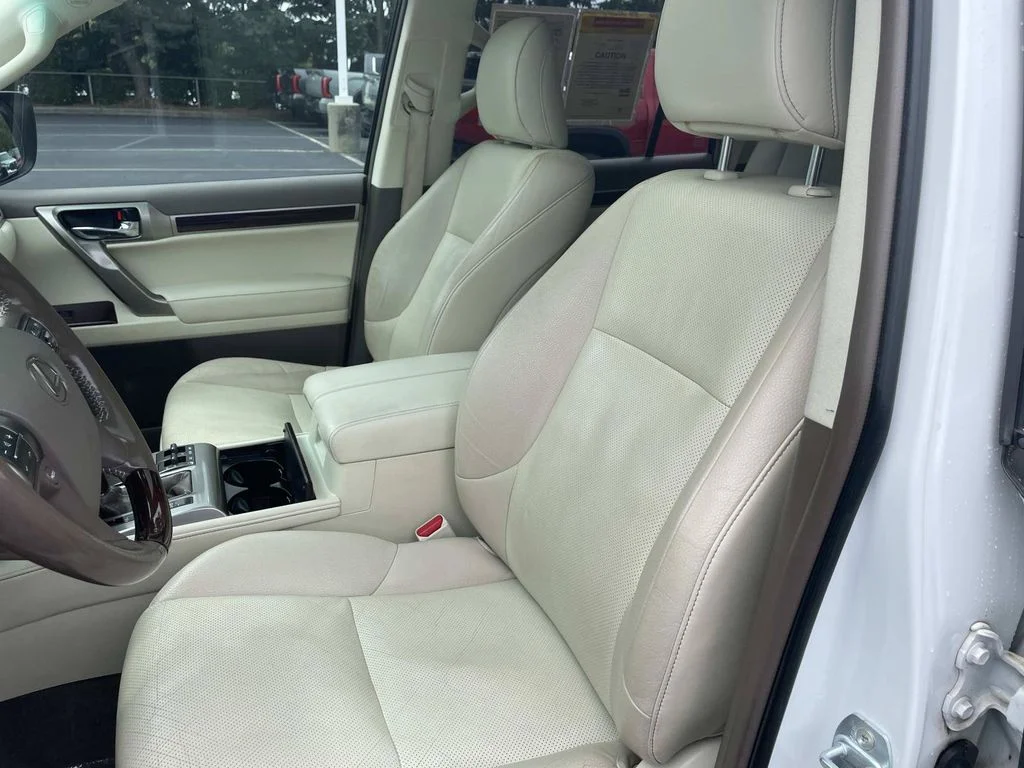 Used 2018  Lexus 460 image 21