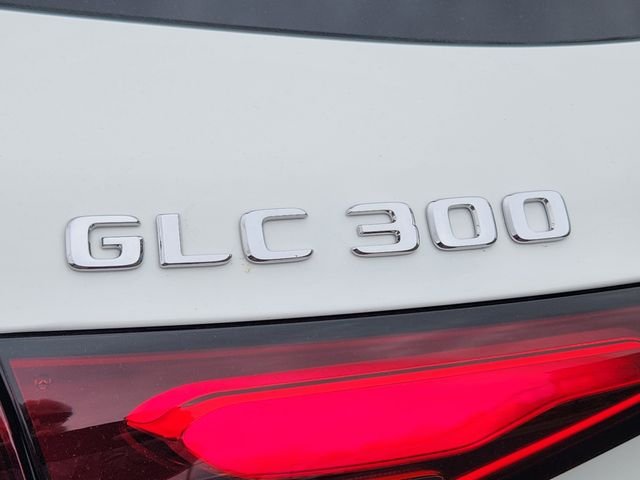 New 2026 Polar White Mercedes-Benz GLC 300 image 13