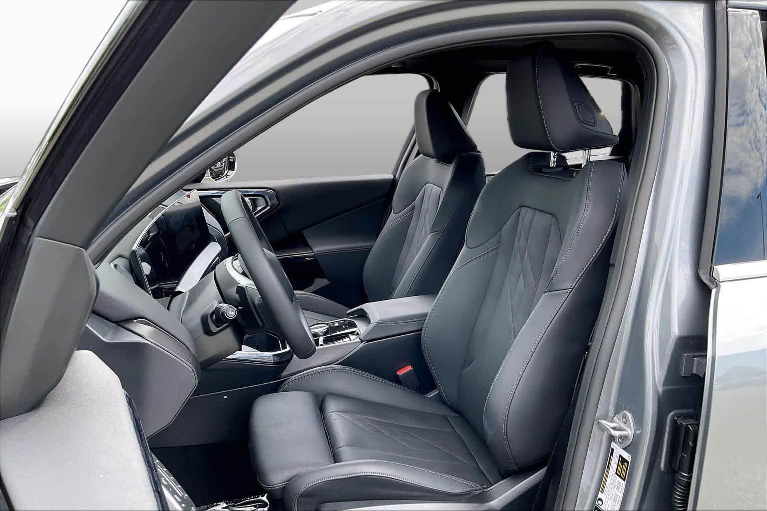 Certified Used 2026 Skyscraper Grey Metallic BMW 30 xDrive image 7