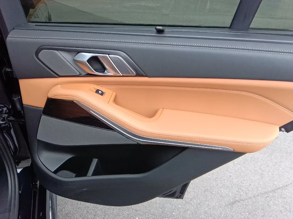 Used 2025 Carbon Black Metallic BMW M60i image 22