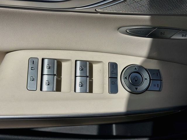 New 2027 White Genesis 2.5T SELECT image 18