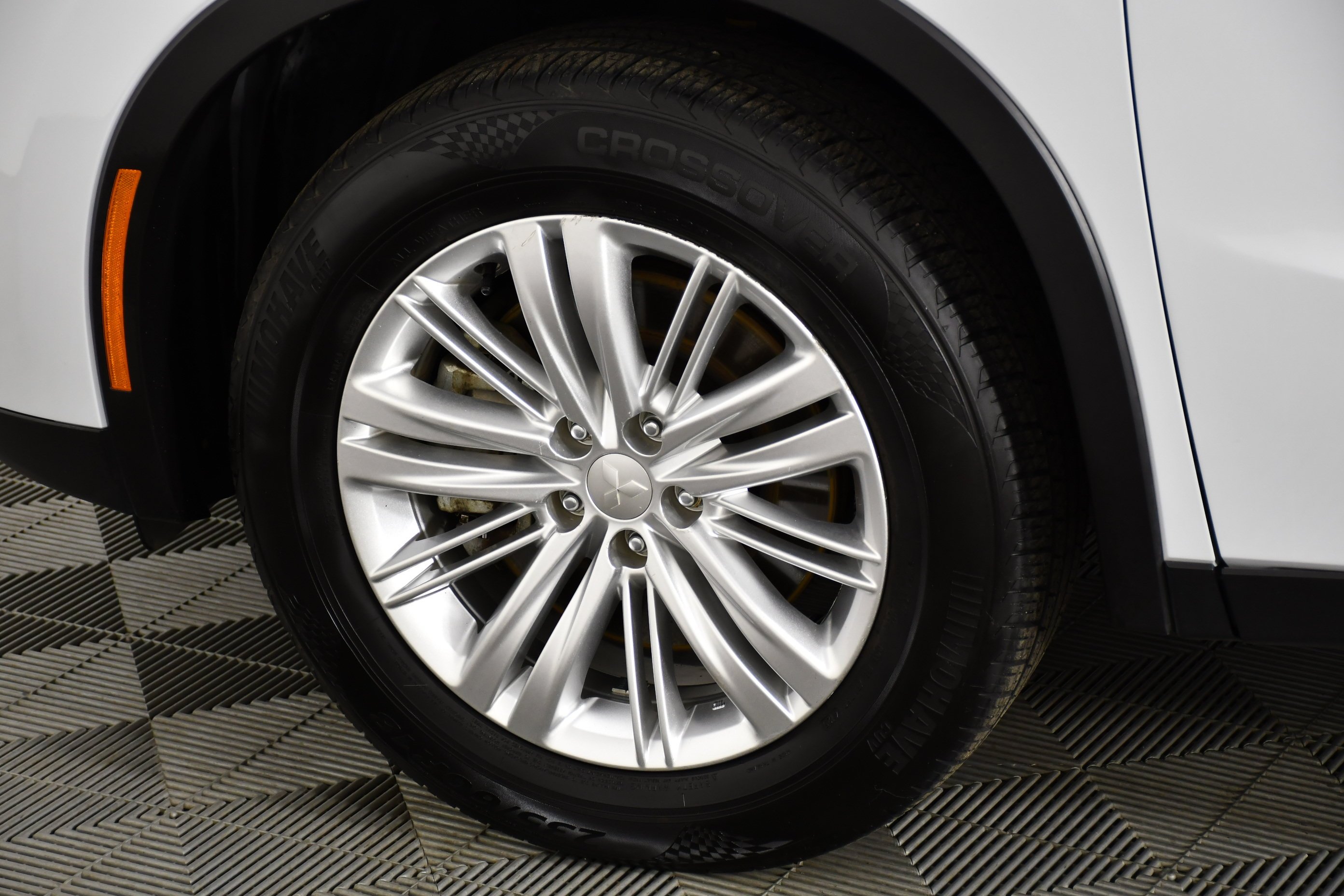 2023 Mitsubishi Outlander ES - Photo 50