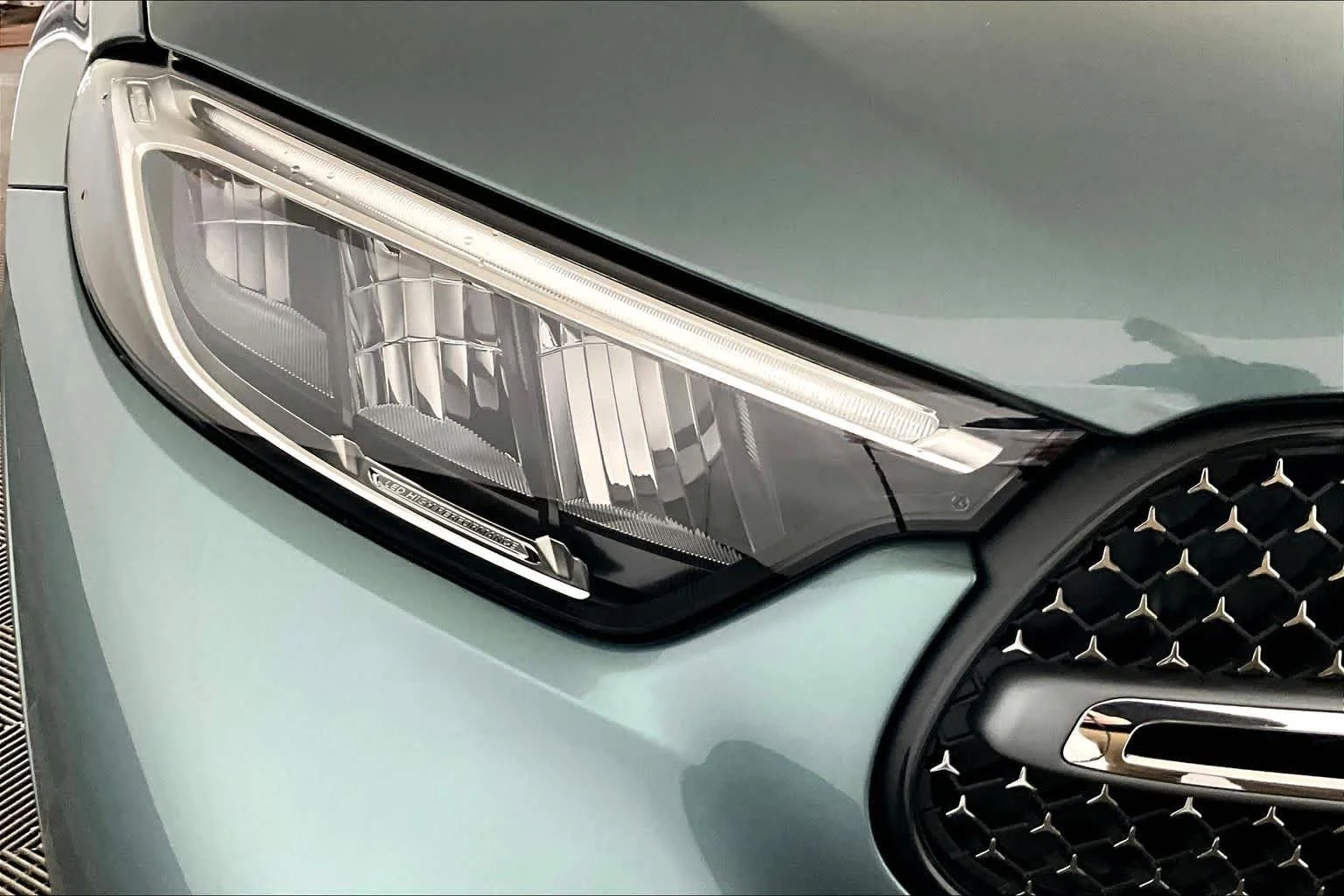 New 2026 Verde Silver Metallic Mercedes-Benz GLC 300 image 15