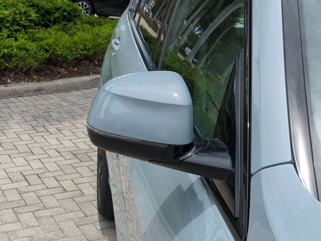 New 2027 Gray Metallic BMW xDrive40i image 12