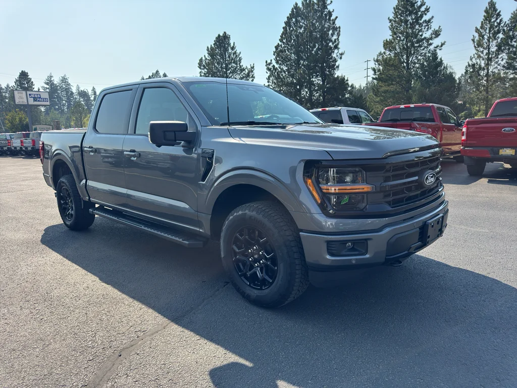 New 2026 Carbonized Gray Metallic Ford XLT image 8