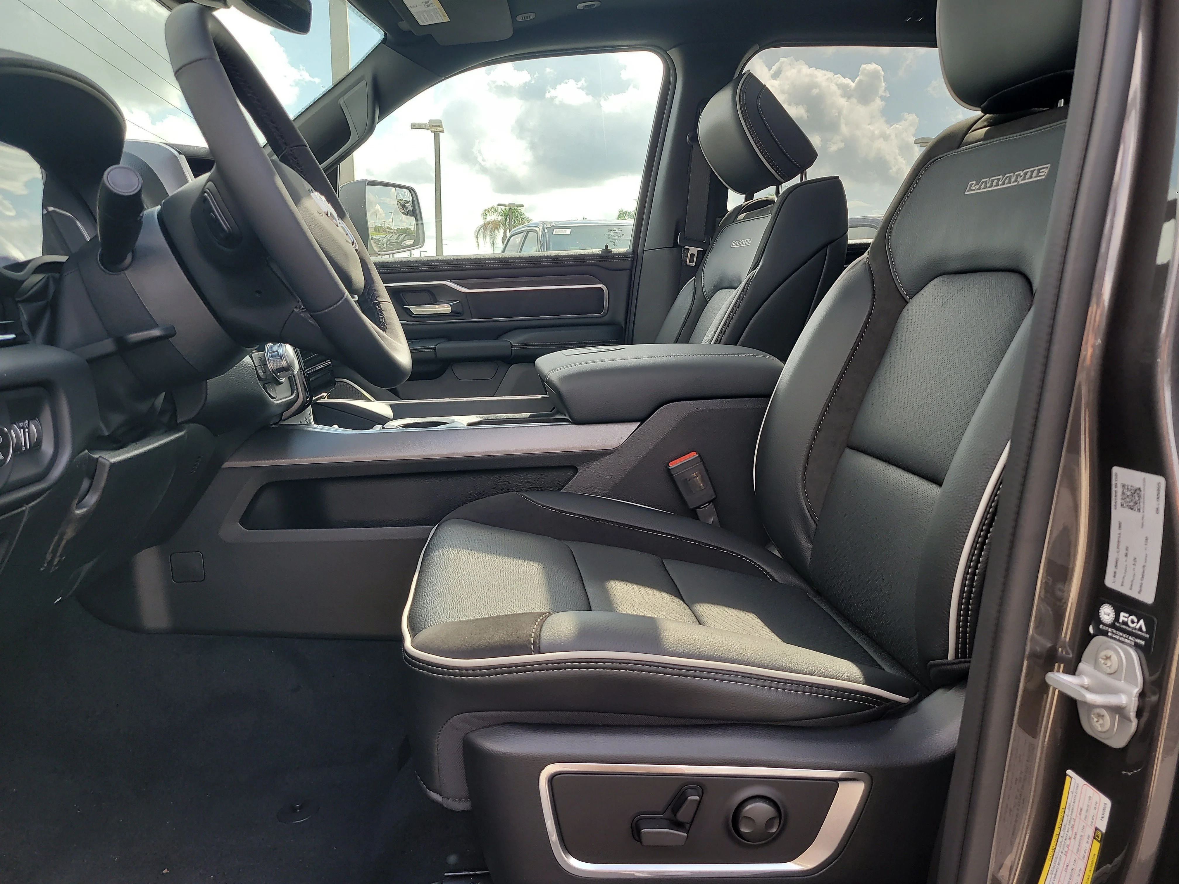 New 2026 Granite Crystal Metallic Clearcoat Ram Laramie image 13