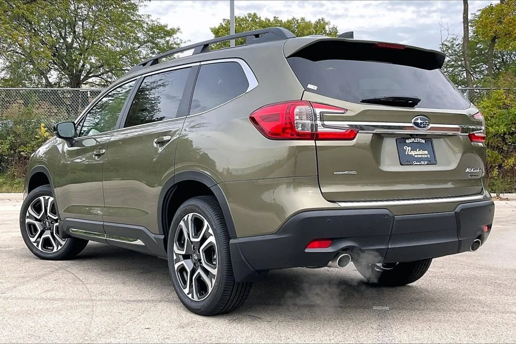 New 2027 AUTUMN GREEN METALLIC Subaru Limited 8-Passenger image 3