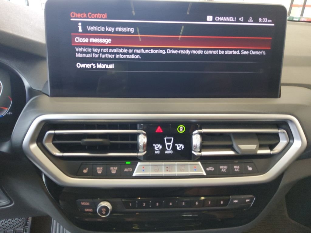 Used 2022 Black BMW xDrive30i image 11