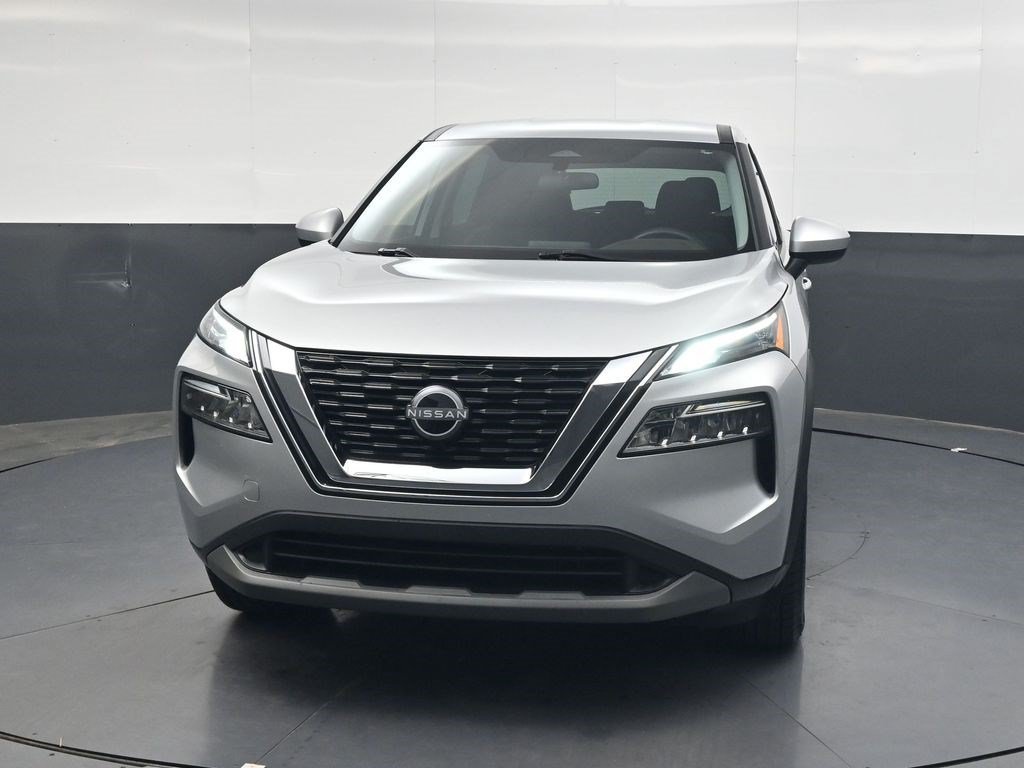 Used 2023 Brilliant Silver Metallic Nissan SV image 9