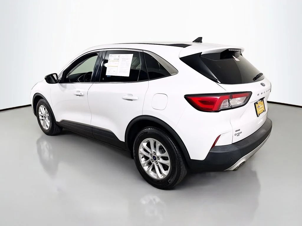 Used 2022 Oxford White Ford SE image 10