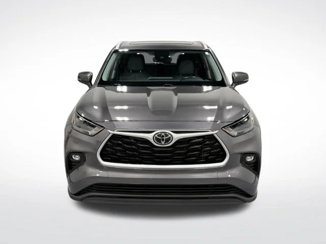 Used 2023 Gray Toyota XLE image 3