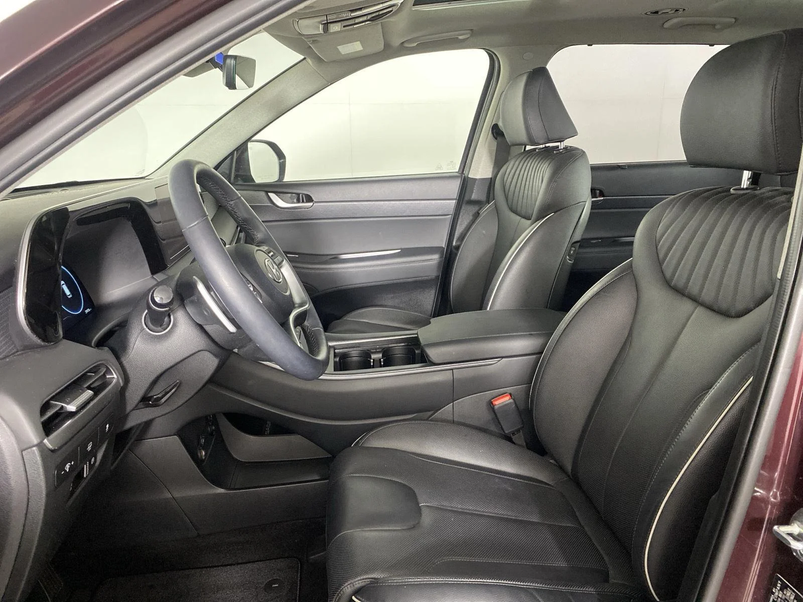 Used 2023 Sierra Burgundy Hyundai Limited image 13