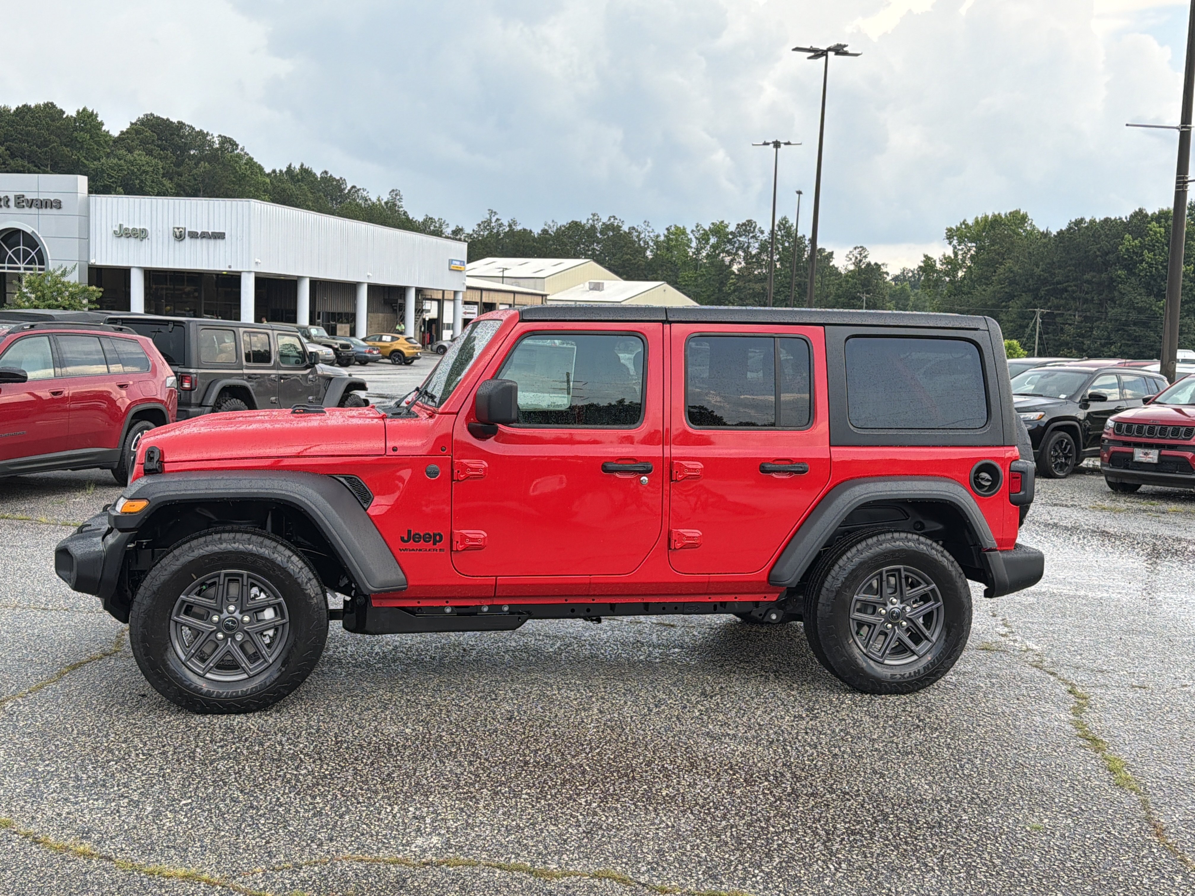 New 2026 Firecracker Red Clear-Coat Exterior Paint Jeep Sport S image 5