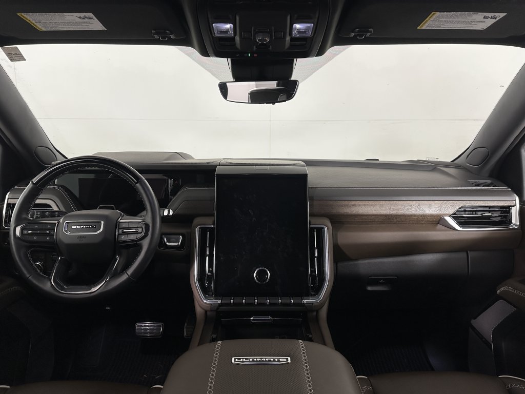Used 2025 White GMC Denali Ultimate image 9