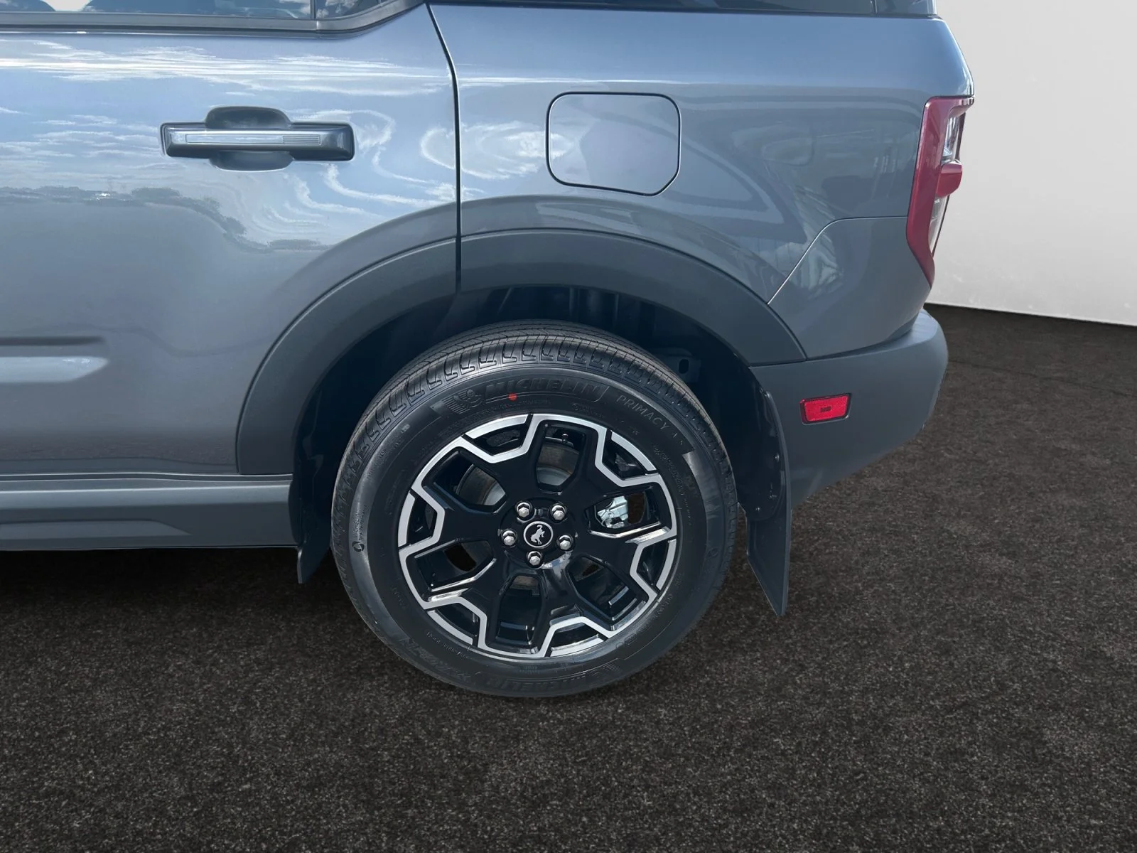 New 2026 Carbonized Grey Metallic Ford Outer Banks image 9