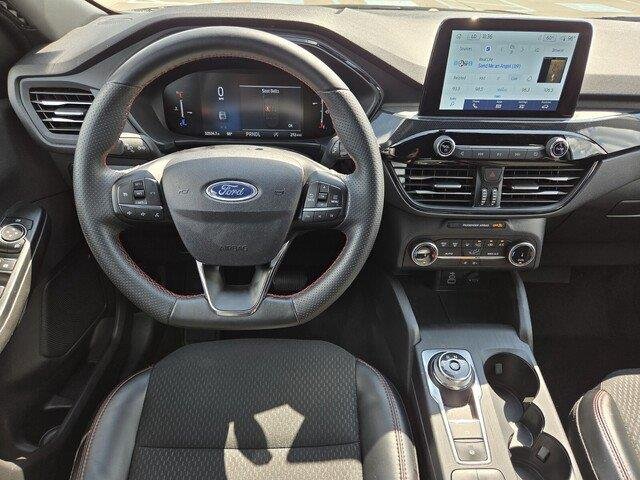 Used 2025 Agate Black Metallic Ford ST-Line image 24