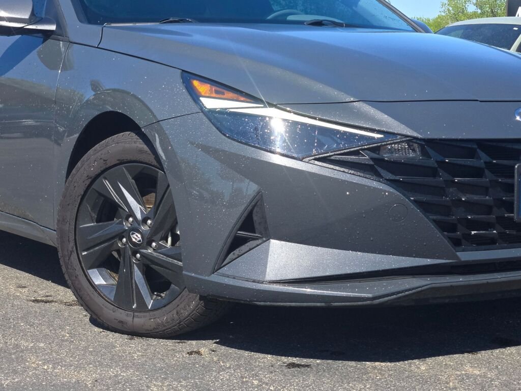 Used 2023 Gray Hyundai SEL image 3