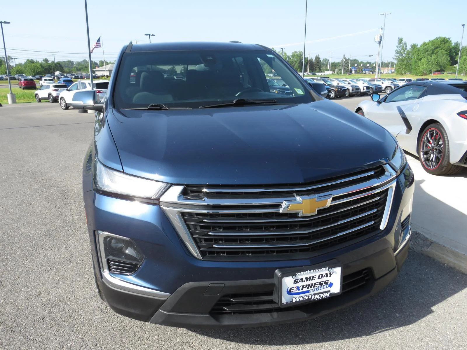 Used 2023 Northsky Blue Metallic Chevrolet LT Cloth image 4
