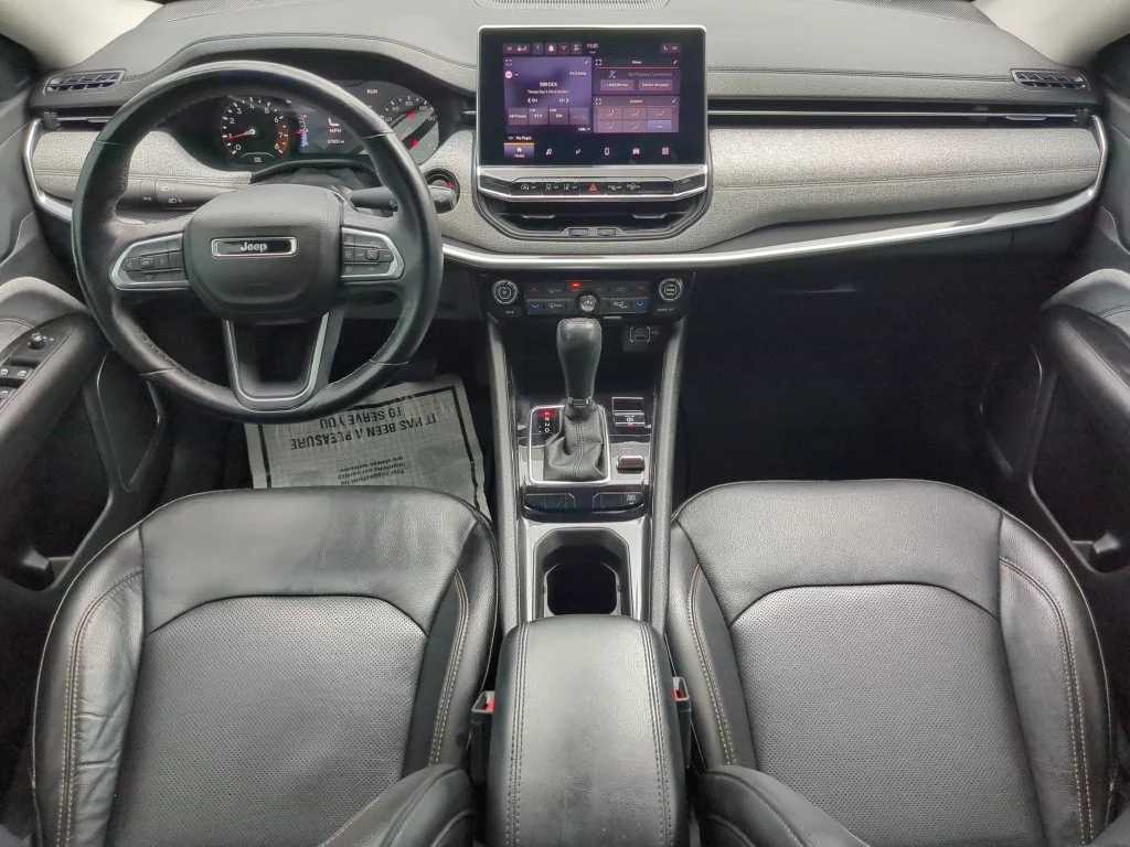 Used 2022 Gray Jeep Latitude Lux image 14