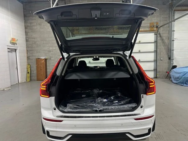 New 2026 Crystal White Volvo Plus image 21