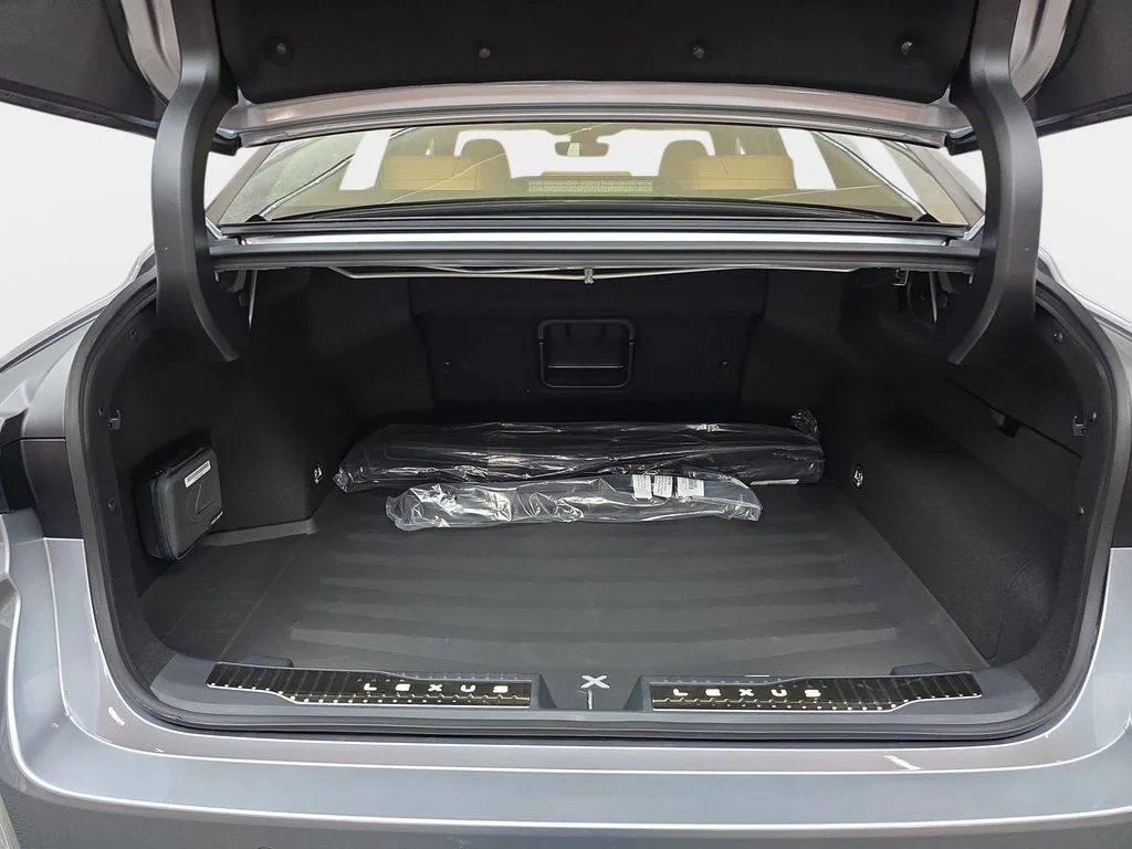 New 2026 Iridium Lexus PREMIUM AWD image 12